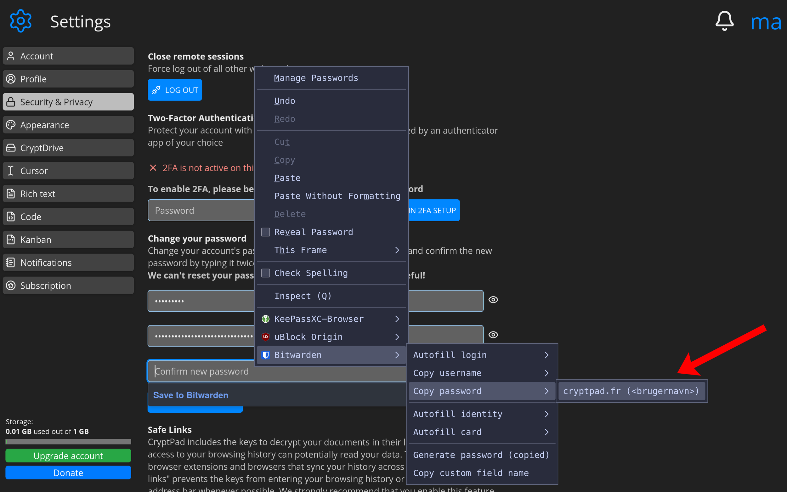 Screenshot af højreklik menu i et password felt, hvor Bitwarden tilbyder at kopiere passwordet fra din kodehusker ind
